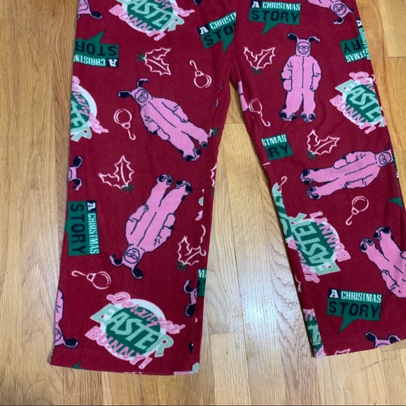 Christmas Story lounge pants are in excellent condition. Size small - Picture 4 of 9
